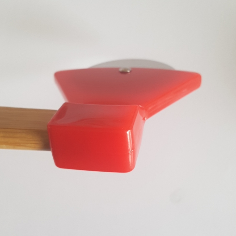 Ax Pizza Cutter (Red) - Picture 4 of 9